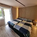 Large And 2 Bedroom With Free Parking, Free Ev Recharging And A Private Garden Apartament Stavanger