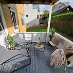 Large And 2 Bedroom With Free Parking, Free Ev Recharging And A Private Garden Apartament