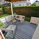 Apartament Large And 2 Bedroom With Free Parking, Free Ev Recharging And A Private Garden *