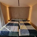 Large And 2 Bedroom With Free Parking, Free Ev Recharging And A Private Garden Daire *