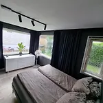 Large And 2 Bedroom With Free Parking, Free Ev Recharging And A Private Garden Stavanger