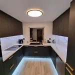 Large And 2 Bedroom With Free Parking, Free Ev Recharging And A Private Garden Apartament