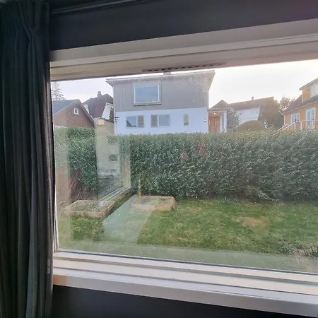 Apartman Large And 2 Bedroom With Free Parking, Free Ev Recharging And A Private Garden *