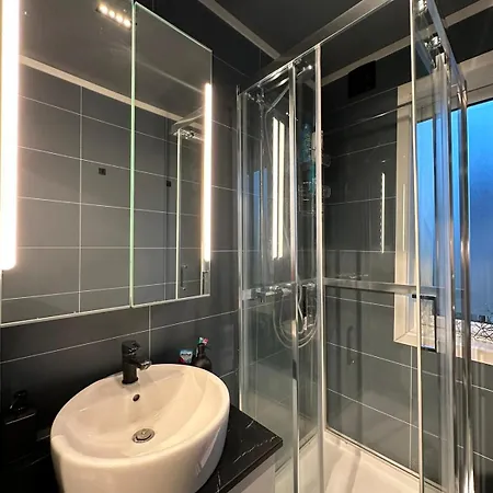 Large And 2 Bedroom With Free Parking, Free Ev Recharging And A Private Garden * ستافانجر