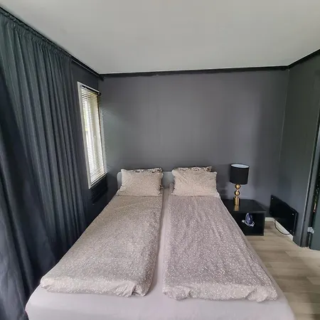 Large And 2 Bedroom With Free Parking, Free Ev Recharging And A Private Garden Appartamento Stavanger