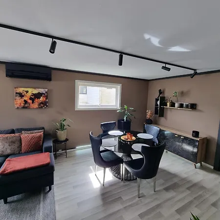 Large And 2 Bedroom With Free Parking, Free Ev Recharging And A Private Garden * Stavanger