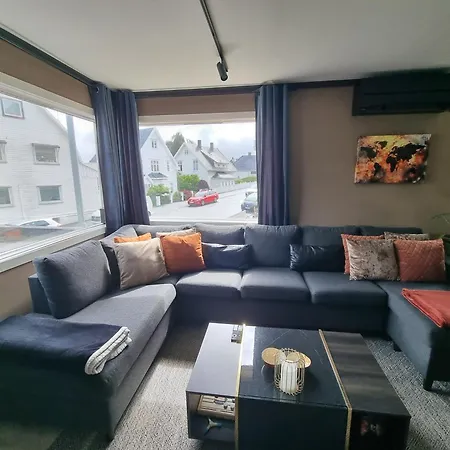 Appartamento Large And 2 Bedroom With Free Parking, Free Ev Recharging And A Private Garden