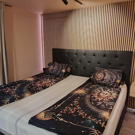Large And 2 Bedroom With Free Parking, Free Ev Recharging And A Private Garden ستافانجر