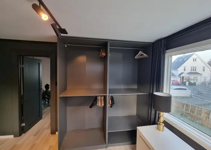 Apartament Large And 2 Bedroom With Free Parking, Free Ev Recharging And A Private Garden Stavanger