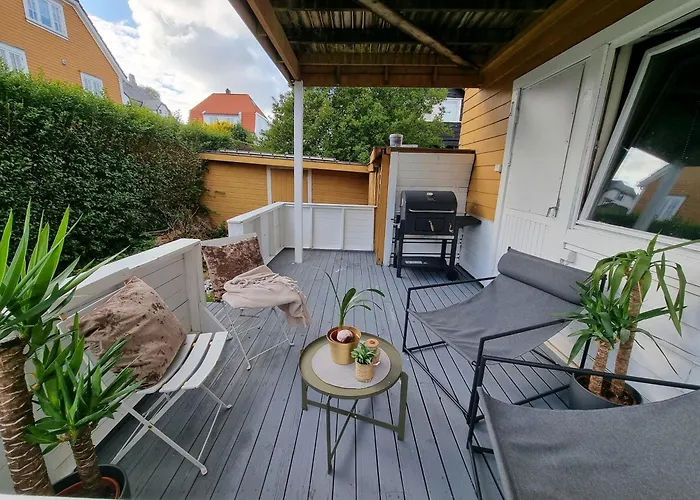 Large And 2 Bedroom With Free Parking, Free Ev Recharging And A Private Garden Apartament