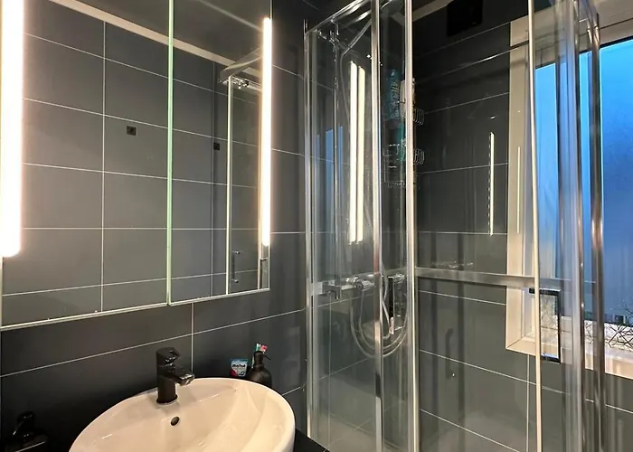 Large And 2 Bedroom With Free Parking, Free Ev Recharging And A Private Garden * Stavanger