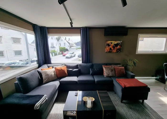 Large And 2 Bedroom With Free Parking, Free Ev Recharging And A Private Garden Apartament