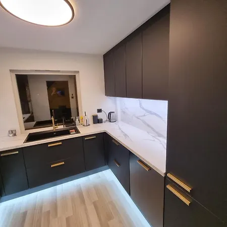 Apartmán Large And 2 Bedroom With Free Parking, Free Ev Recharging And A Private Garden